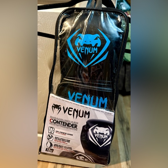 Venum Black and Blue Boxing Gloves - Picture 5 of 7